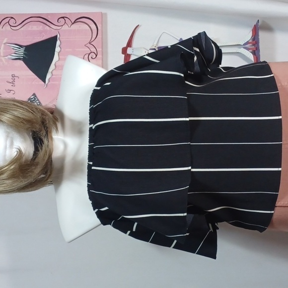 L.A. HEARTS 💕 WOMENS TOP SIZE M IN A BEAUTIFUL BLACK AND WHITE STRIPE ♥️ - Picture 6 of 8